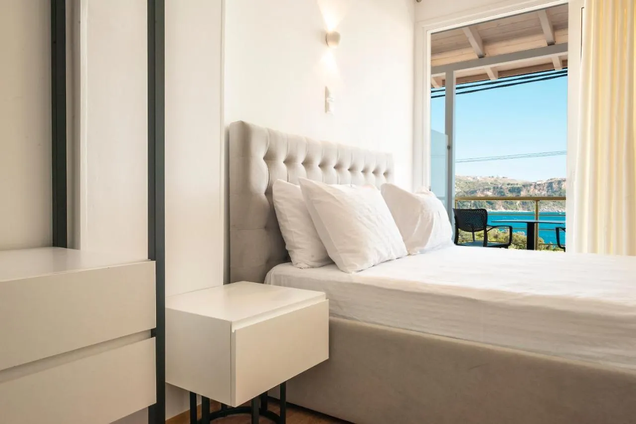 Ionio Rooms I Himare Hotel