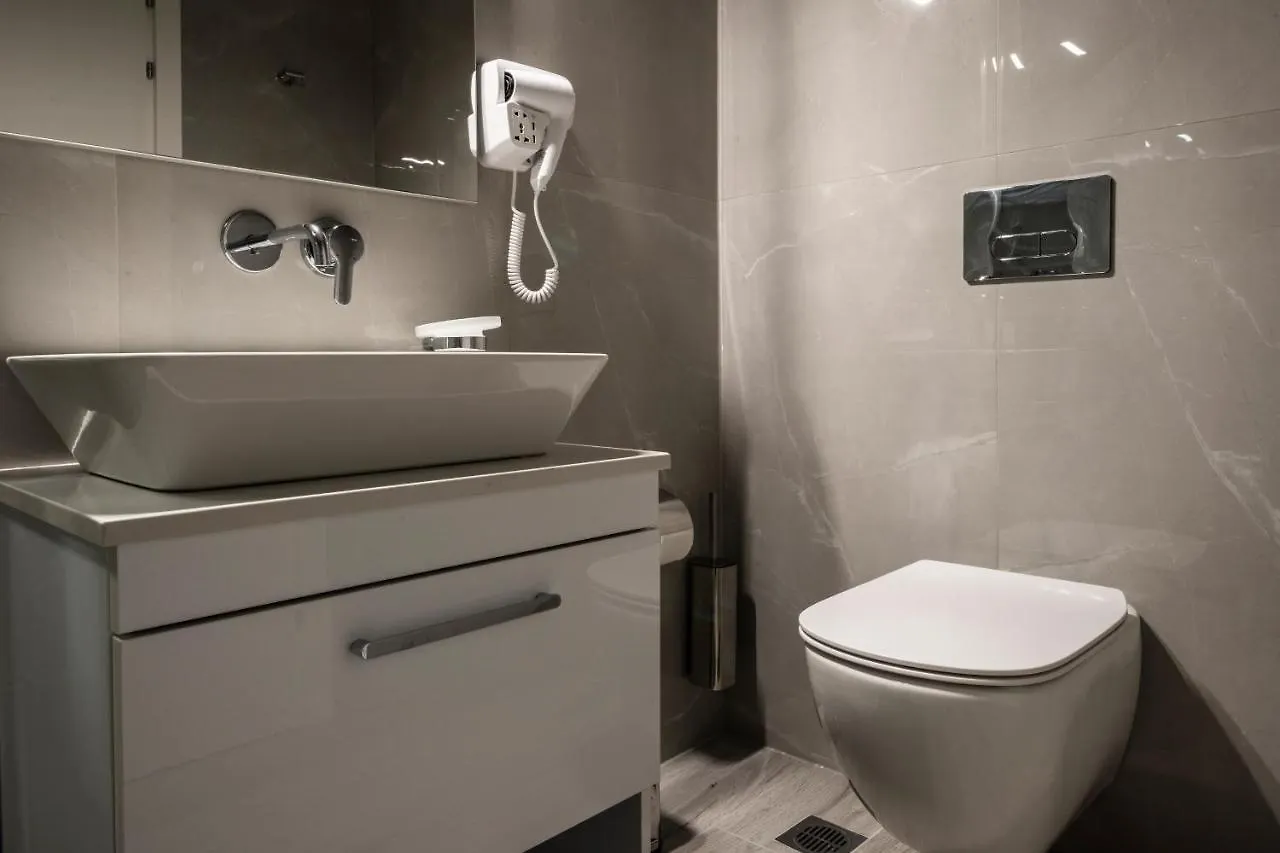 Ionio Rooms I Himare